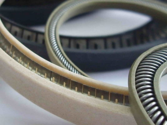 鐵氟龍油封 PTFE SEALS